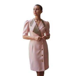QUARTZ women's pink double-breasted dress with contrasting light-colored collar‎